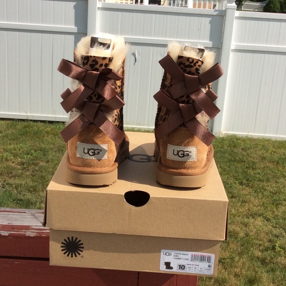 UGG EXOTIC BAILEY BOW II - Picture 2 of 6